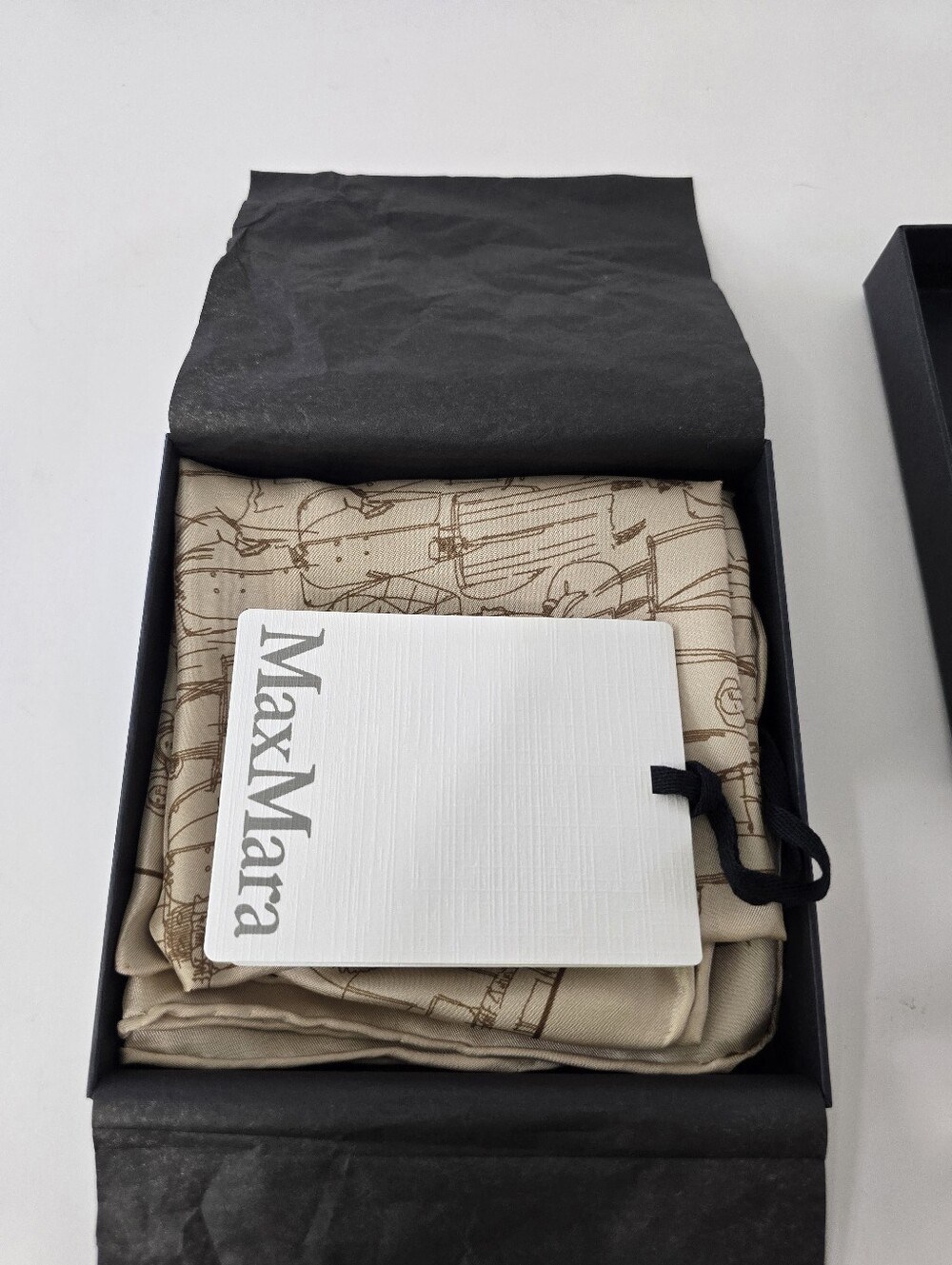 MaxMara Silk Hand Rolled Square Scarf Illustrated Sketch Print NIB NWT Tan Brown - Picture 15 of 16